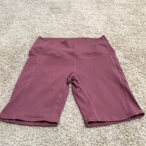 FEARLESS size M mauve sports shorts